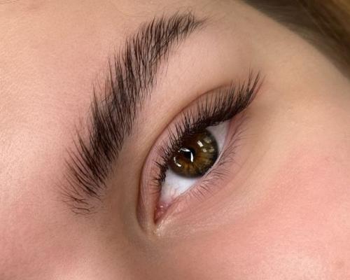 چرا اکستنشن مو و اکستنشن مژه سارا کاشفی در مریوان را انتخاب کنیم؟